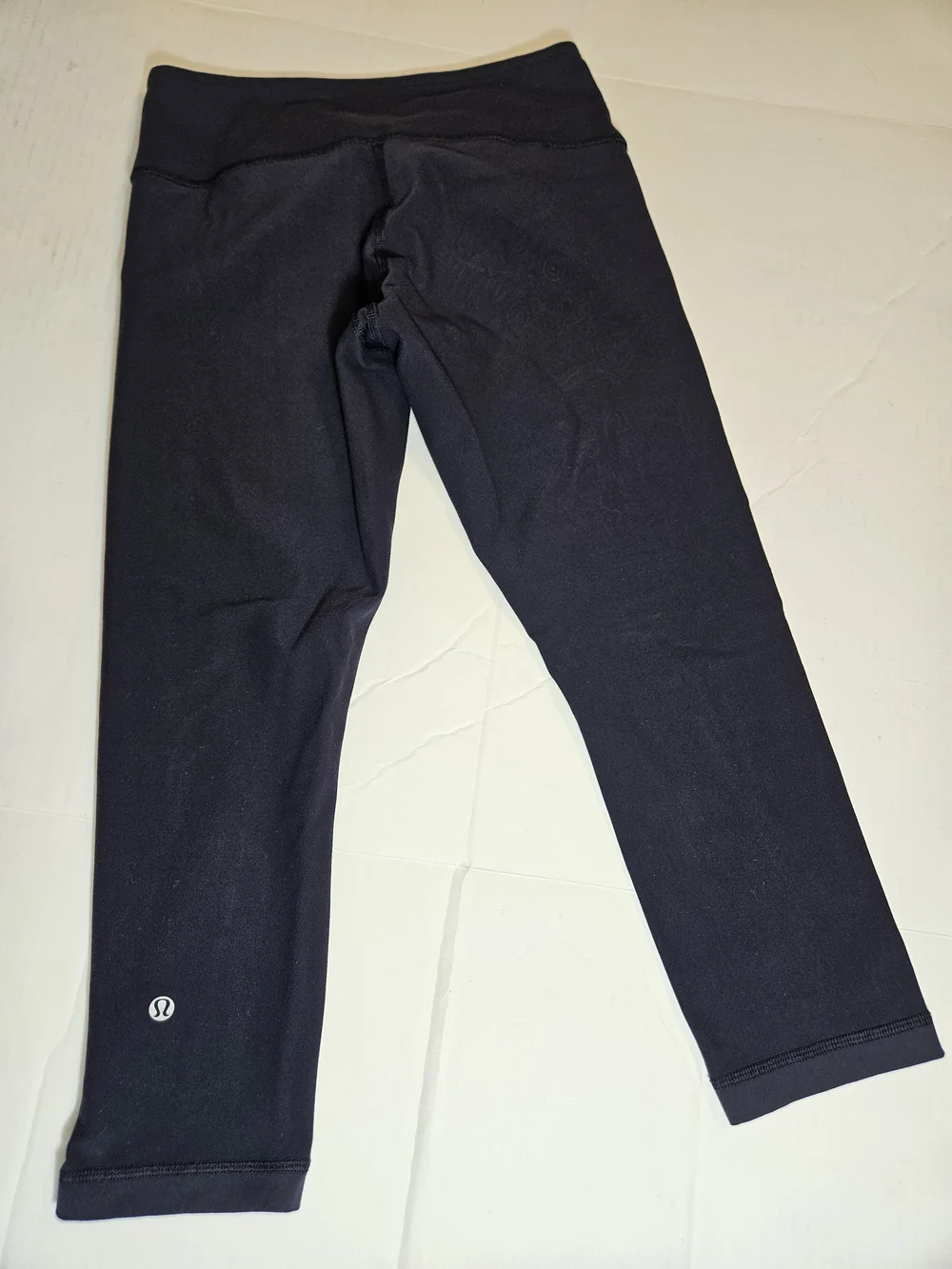 Lululemon Athletica Navy Blue Cropped Leggings Size 6 Running Crossfit Workout